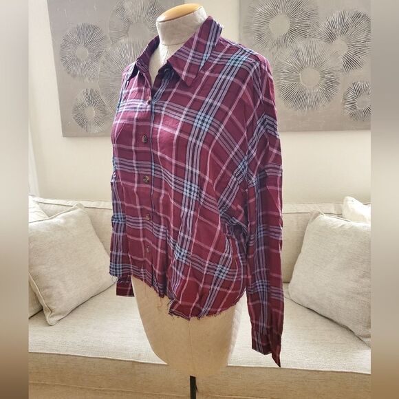 Love, Fire Raw Hem Plaid Button-Down Top sz 1x - Picture 7 of 14